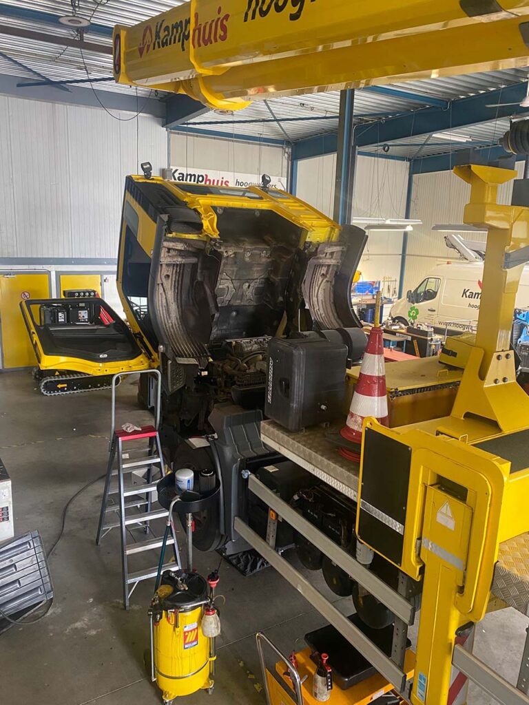 Onderhoud hoogwerker foto 2 Kamphuis Hoogwerkers