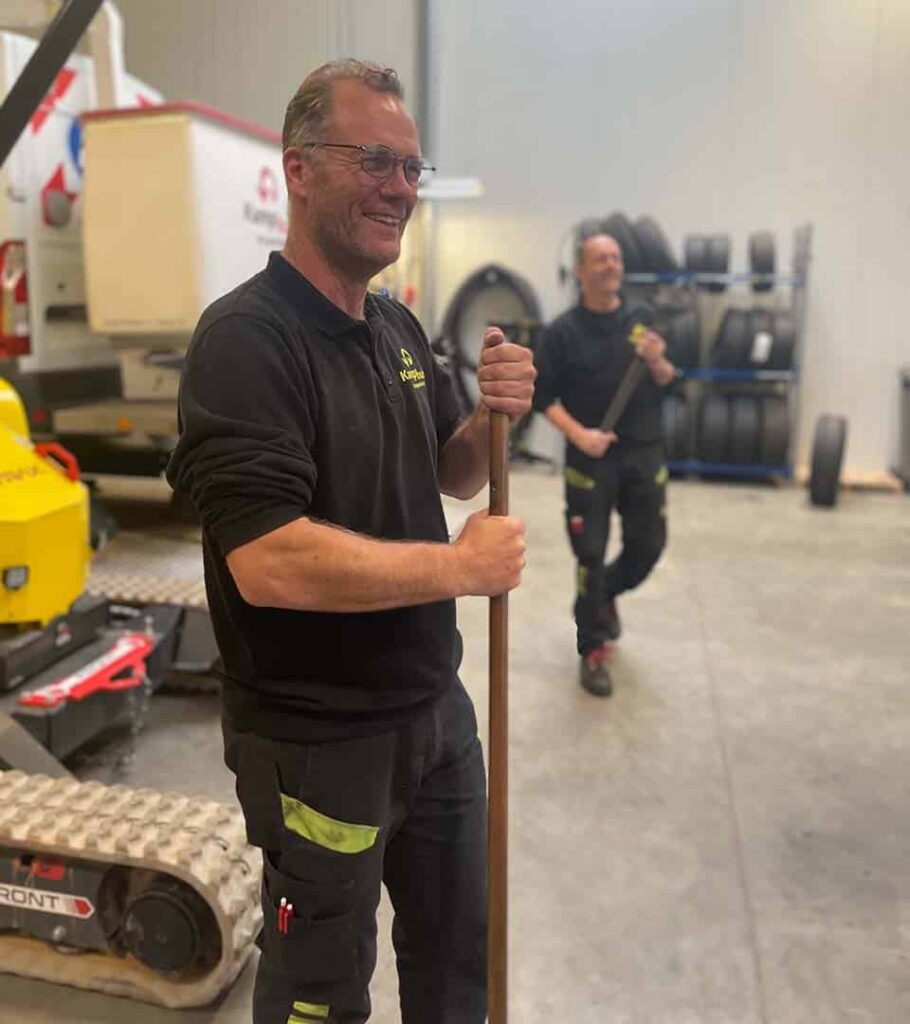 Richard werkplaats chef Kamphuis Hoogwerkers