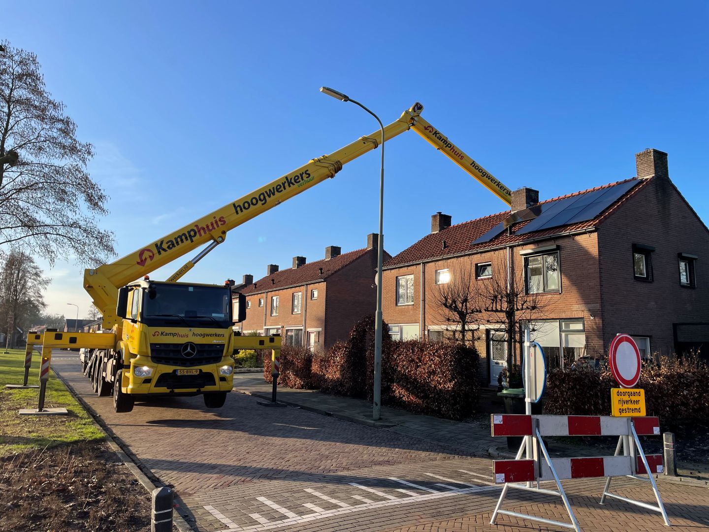 57 meter vrachtautohoogwerker foto 3 Kamphuis Hoogwerkers 57 meter vrachtautohoogwerker foto 3 Kamphuis Hoogwerkers