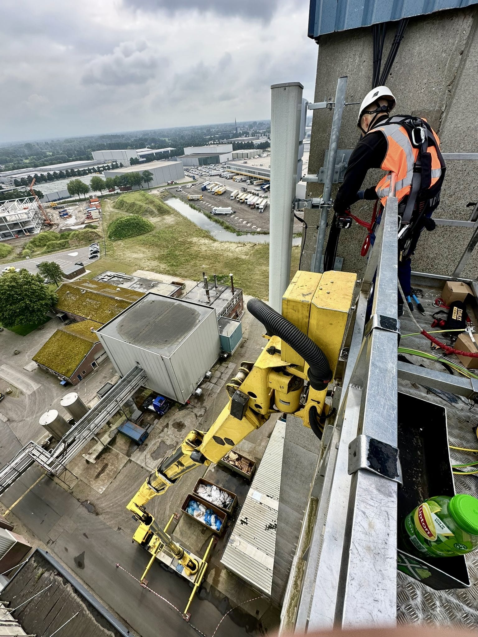 Veiligheid waar moet je op letten Kamphuis Hoogwerkers Veiligheid waar moet je op letten Kamphuis Hoogwerkers