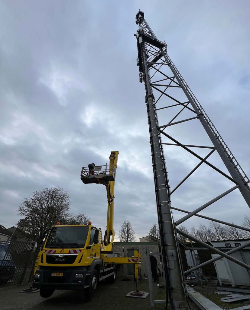 Dael Telecom en Kamphuis Hoogwerkers foto 1